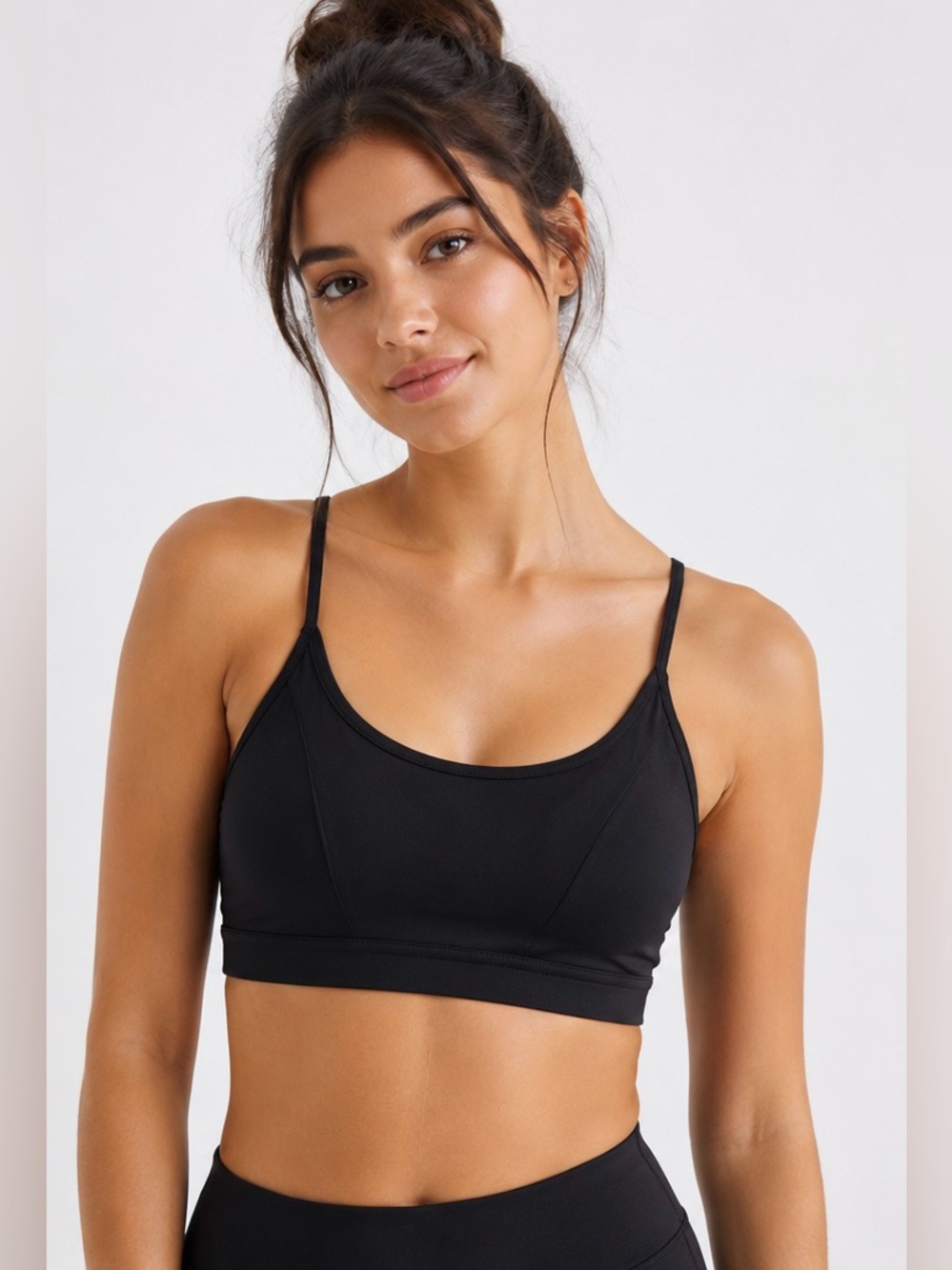💙 FOREVER 21 Black Strappy Sports Bra